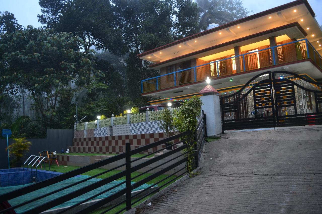 Arabian Nights Munnar Villa Bagian luar foto