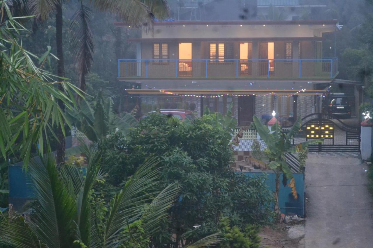 Arabian Nights Munnar Villa Bagian luar foto