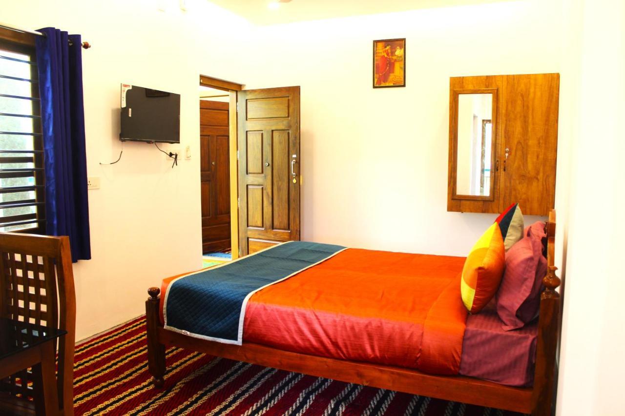 Arabian Nights Munnar Villa Bagian luar foto