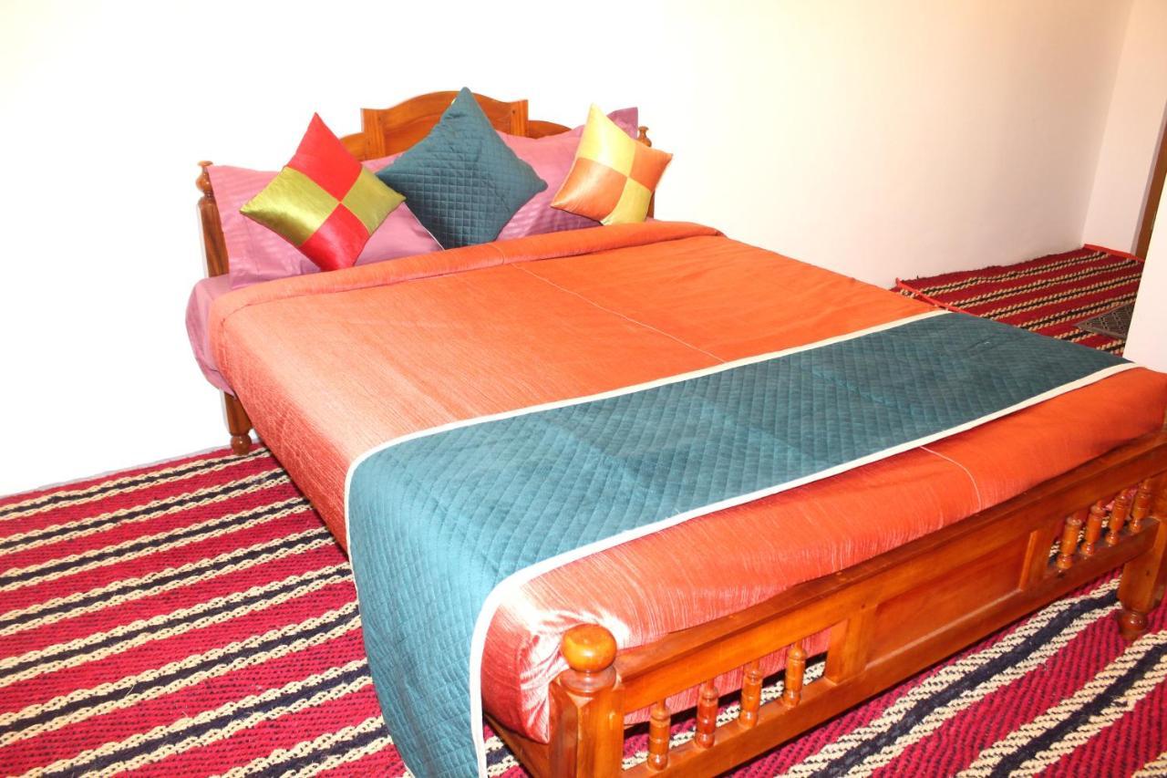 Arabian Nights Munnar Villa Bagian luar foto