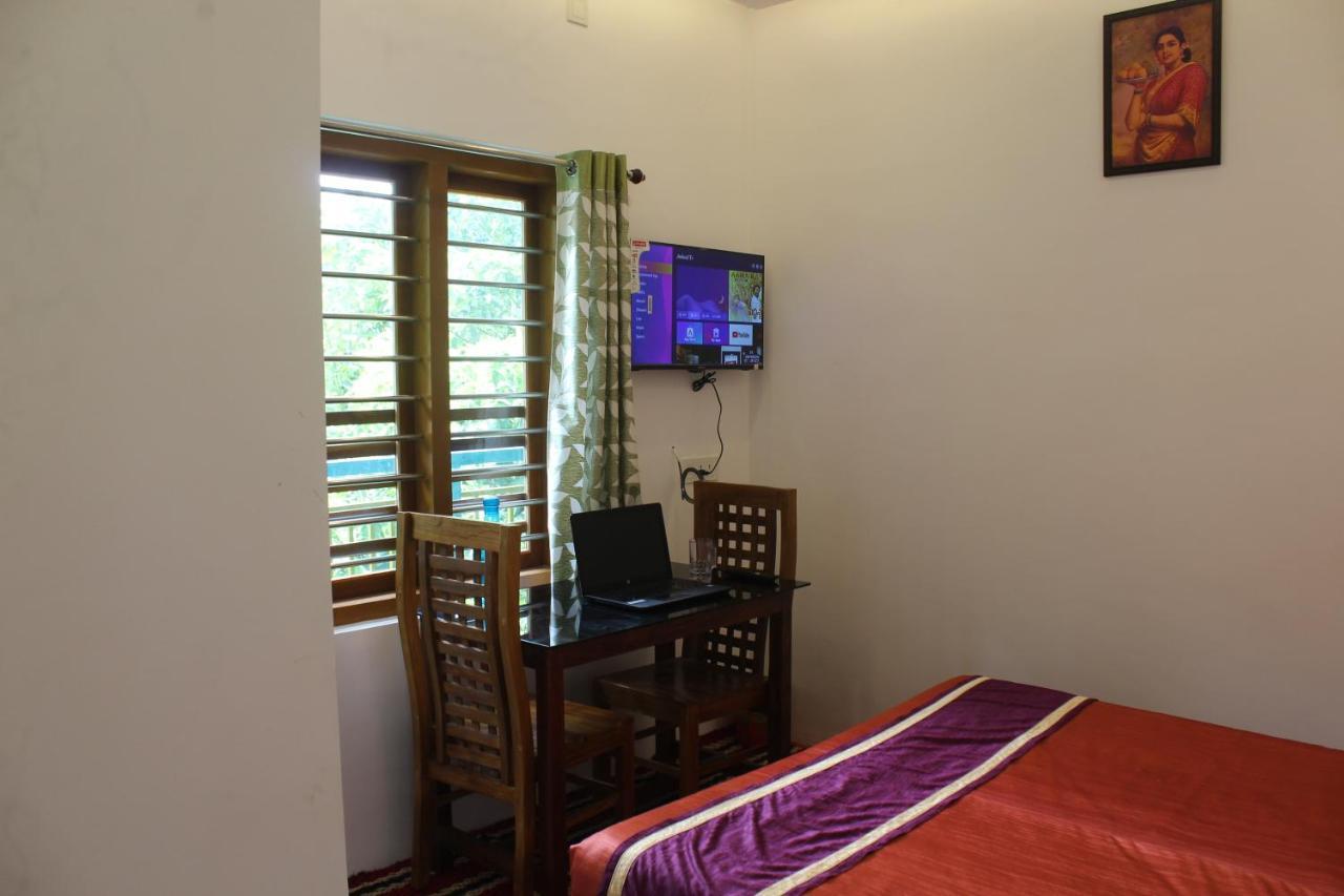 Arabian Nights Munnar Villa Bagian luar foto