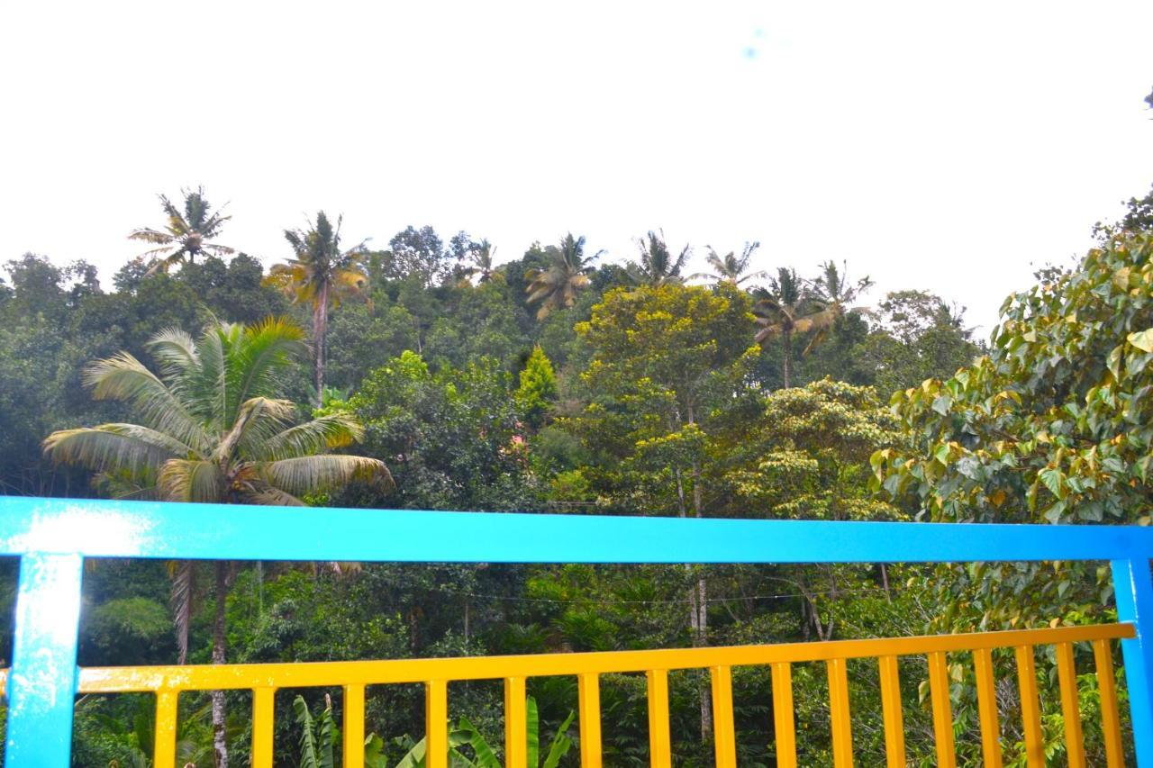 Arabian Nights Munnar Villa Bagian luar foto