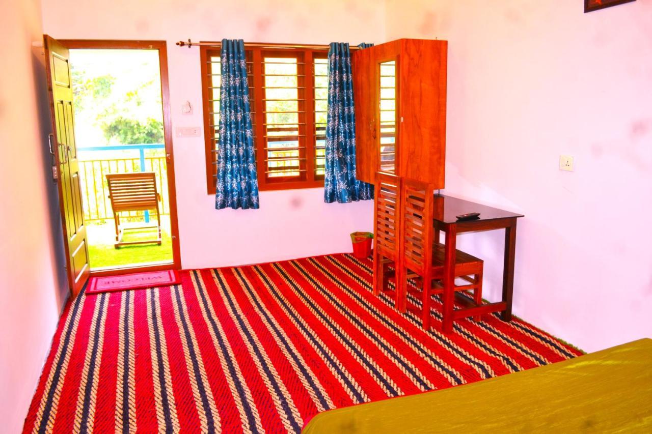 Arabian Nights Munnar Villa Bagian luar foto
