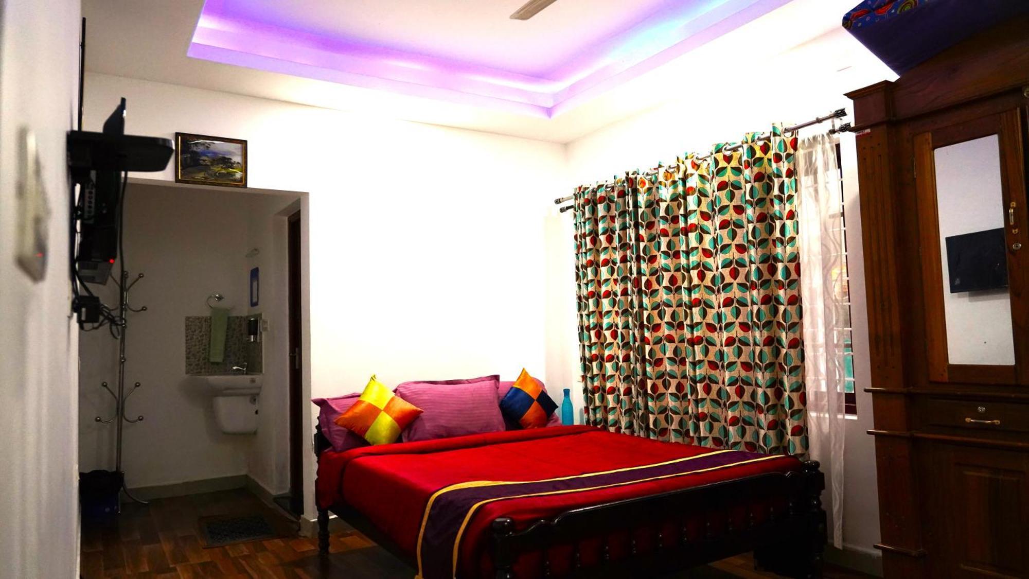 Arabian Nights Munnar Villa Bagian luar foto