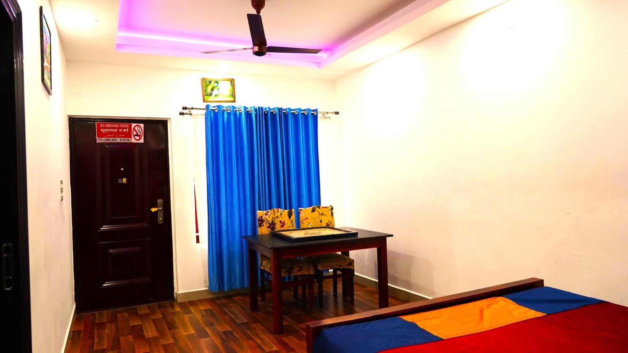 Arabian Nights Munnar Villa Bagian luar foto